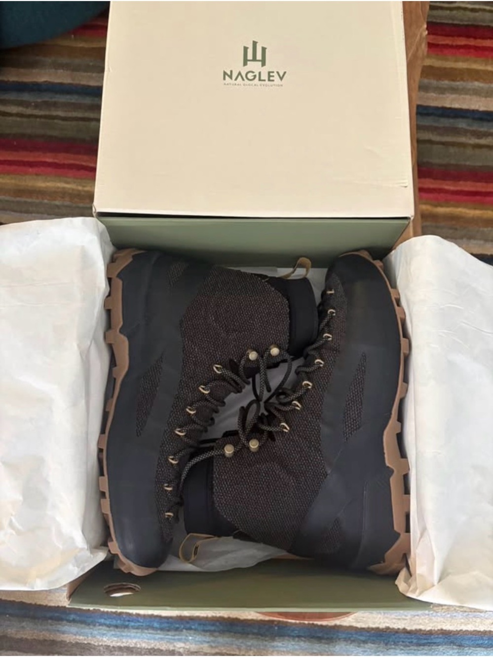 Naglev Hiking Boots - Picture 3 of 6